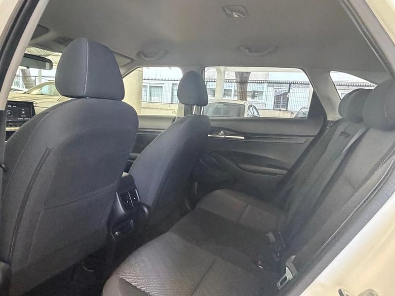 Kia SELTOS MPI 6MT 2023 - Imagen 8 de 12