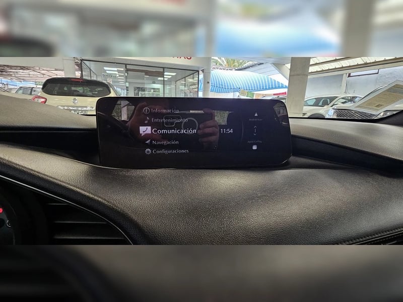 Mazda 3 SPORT CORE AT 2025 2025 - Imagen 14 de 15