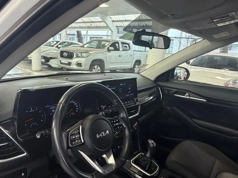 Kia SELTOS MPI 6MT 2023 - Imagen 10 de 12