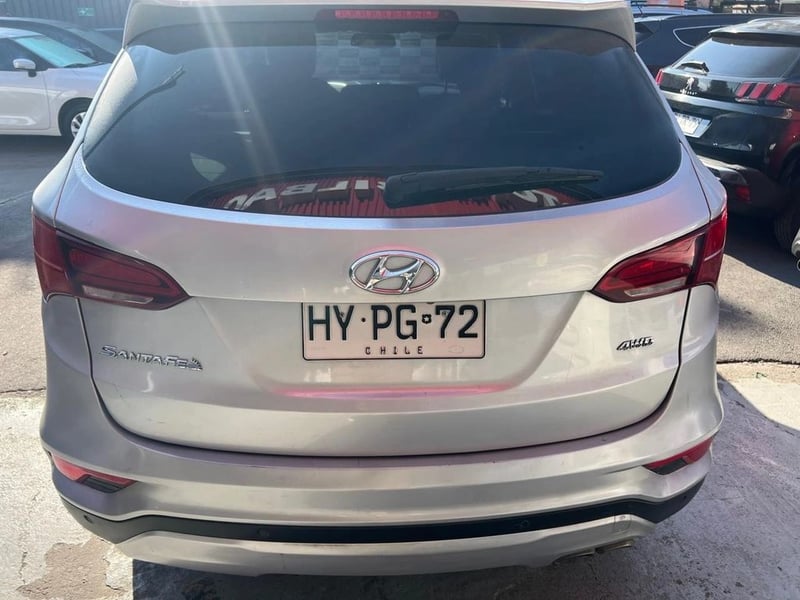 Hyundai SANTA FE SANTA FE 2.4 DM WGN GLS AT 4X4 2016 - Imagen 8 de 10