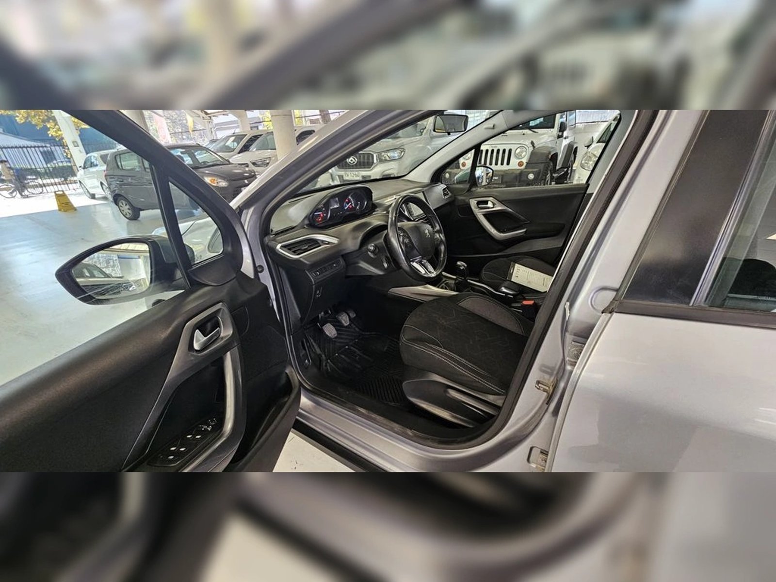 Peugeot 208 PEUGEOT 2008 ACTIVE BLUEHDI 1.6 2019 - Foto 5 de 18