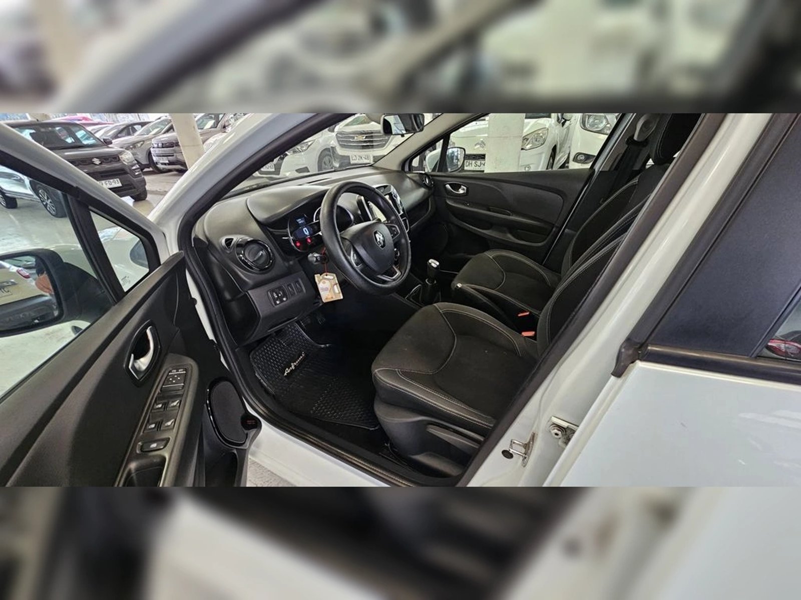 RENAULT CLIO CLIO EXPRESSION 1.2 2017 - Imagen 6 de 18