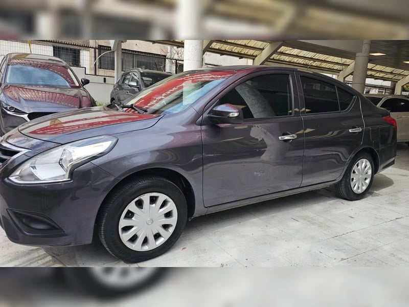 Nissan VERSA MT 2021 - Imagen 8 de 15