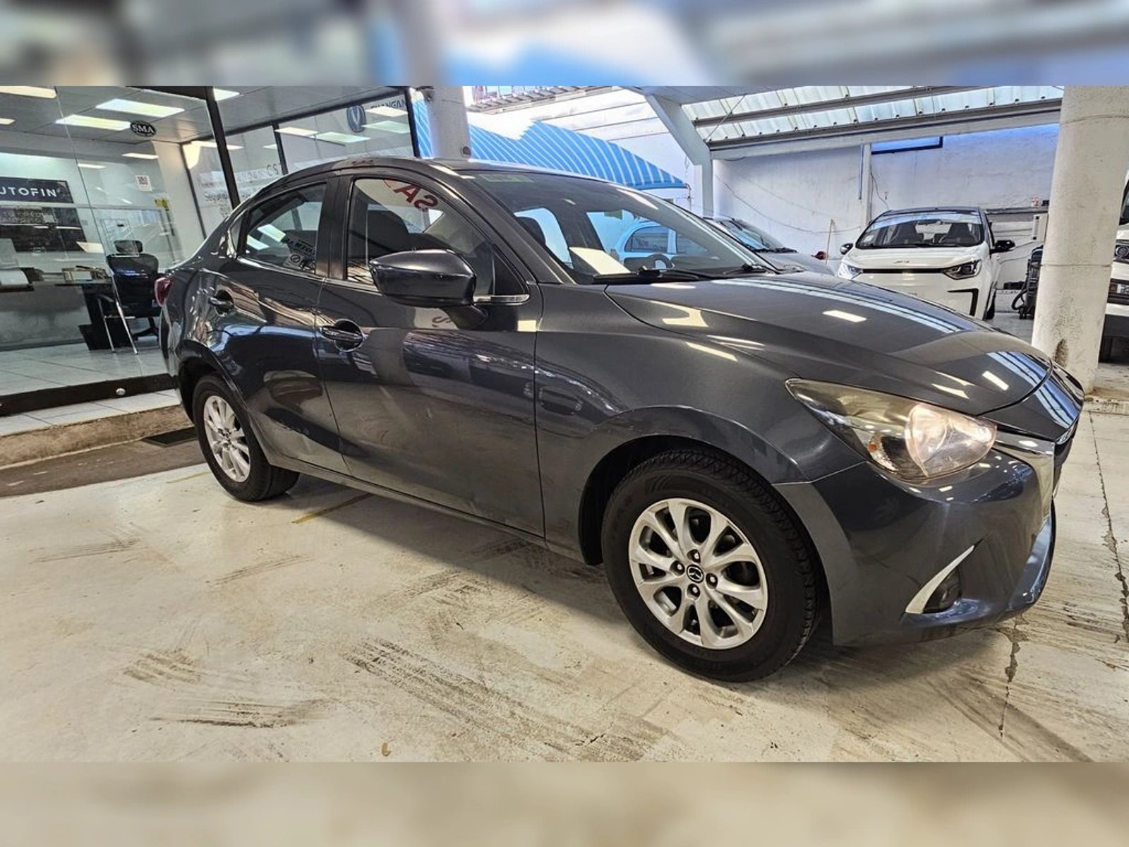 Mazda 2 SEDAN MAZDA NEW 2 1.5 2016 - Foto 3 de 10