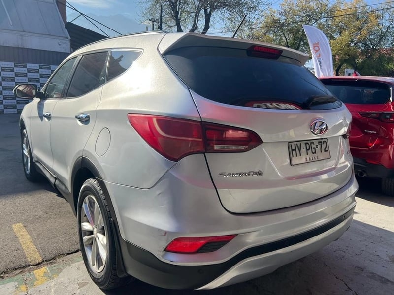 Hyundai SANTA FE SANTA FE 2.4 DM WGN GLS AT 4X4 2016 - Imagen 6 de 10