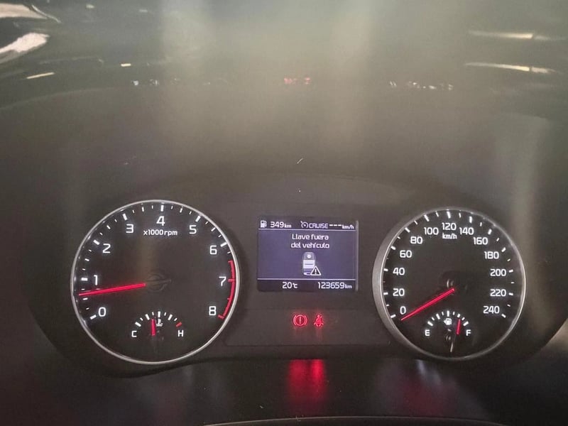 Kia SELTOS MPI 6MT 2023 - Imagen 12 de 12
