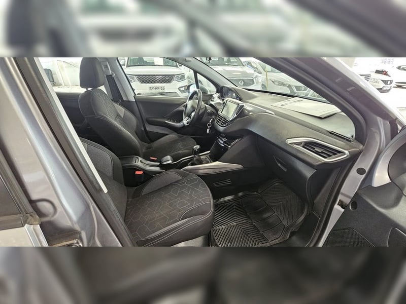 Peugeot 208 PEUGEOT 2008 ACTIVE BLUEHDI 1.6 2019 - Imagen 14 de 18