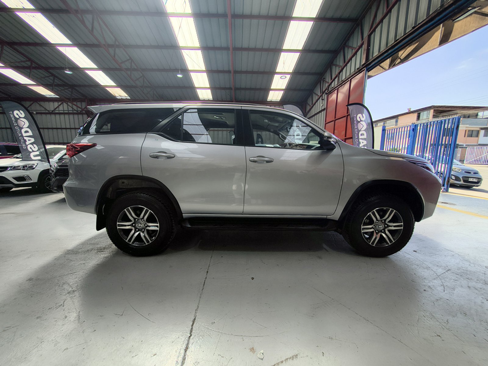 Toyota FORTUNER 2.7 SR5 AT 2025 - Foto 5 de 20