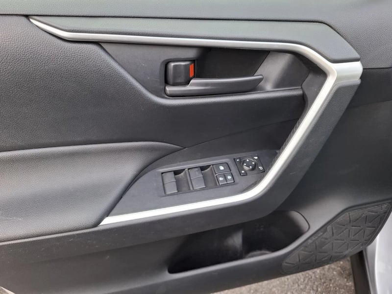 Toyota RAV4 LE 2.0 2024 - Imagen 11 de 20