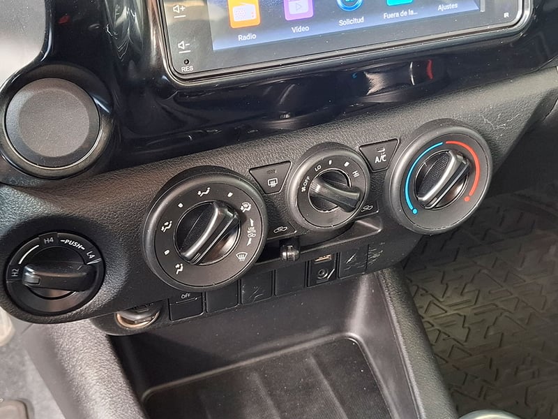 Toyota HILUX 4X4 2.4 2022 - Imagen 17 de 20