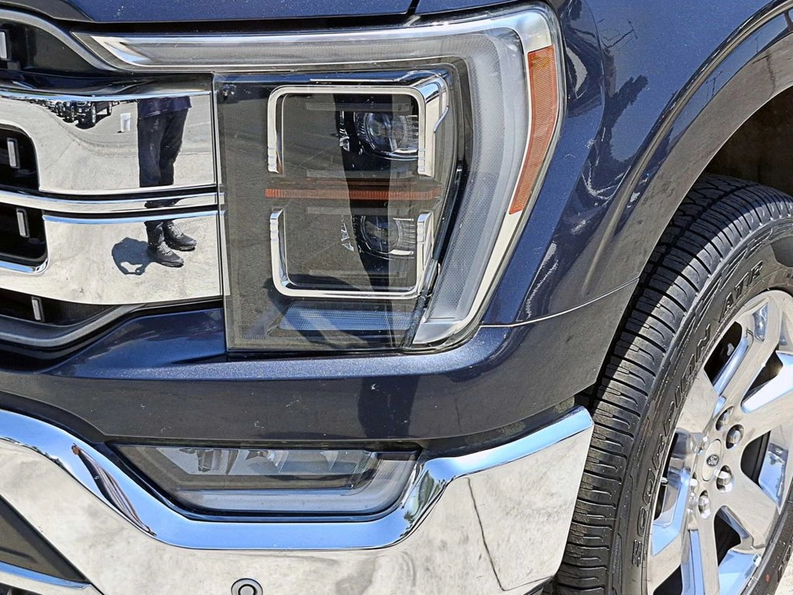 Ford F-150 LARIAT LUXURY 4X4 5.0 AT 2023 - Foto 4 de 17