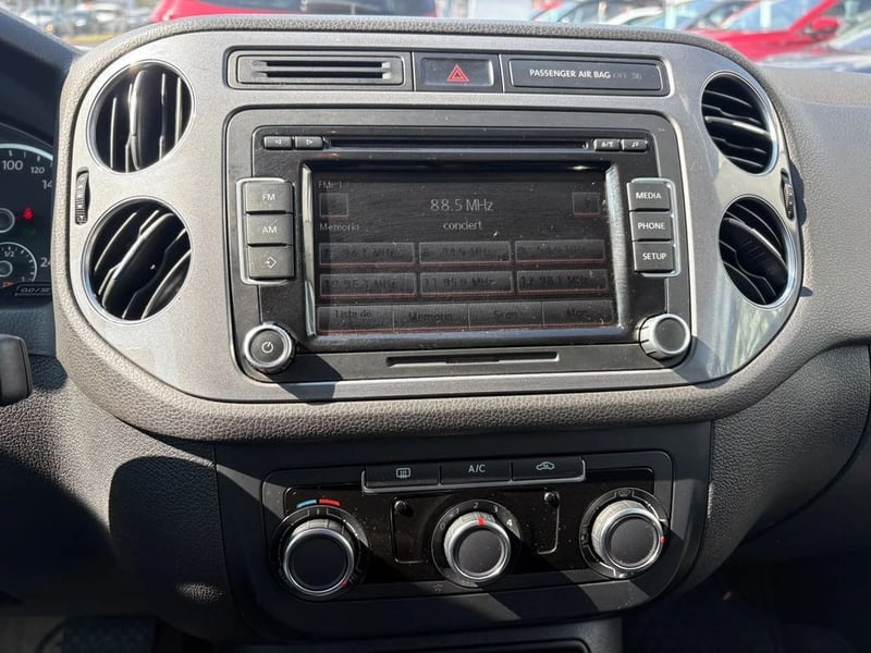 Volkswagen TIGUAN 2.0 TREND FUN TSI PLUS AT 4X4 2015 - Imagen 8 de 9