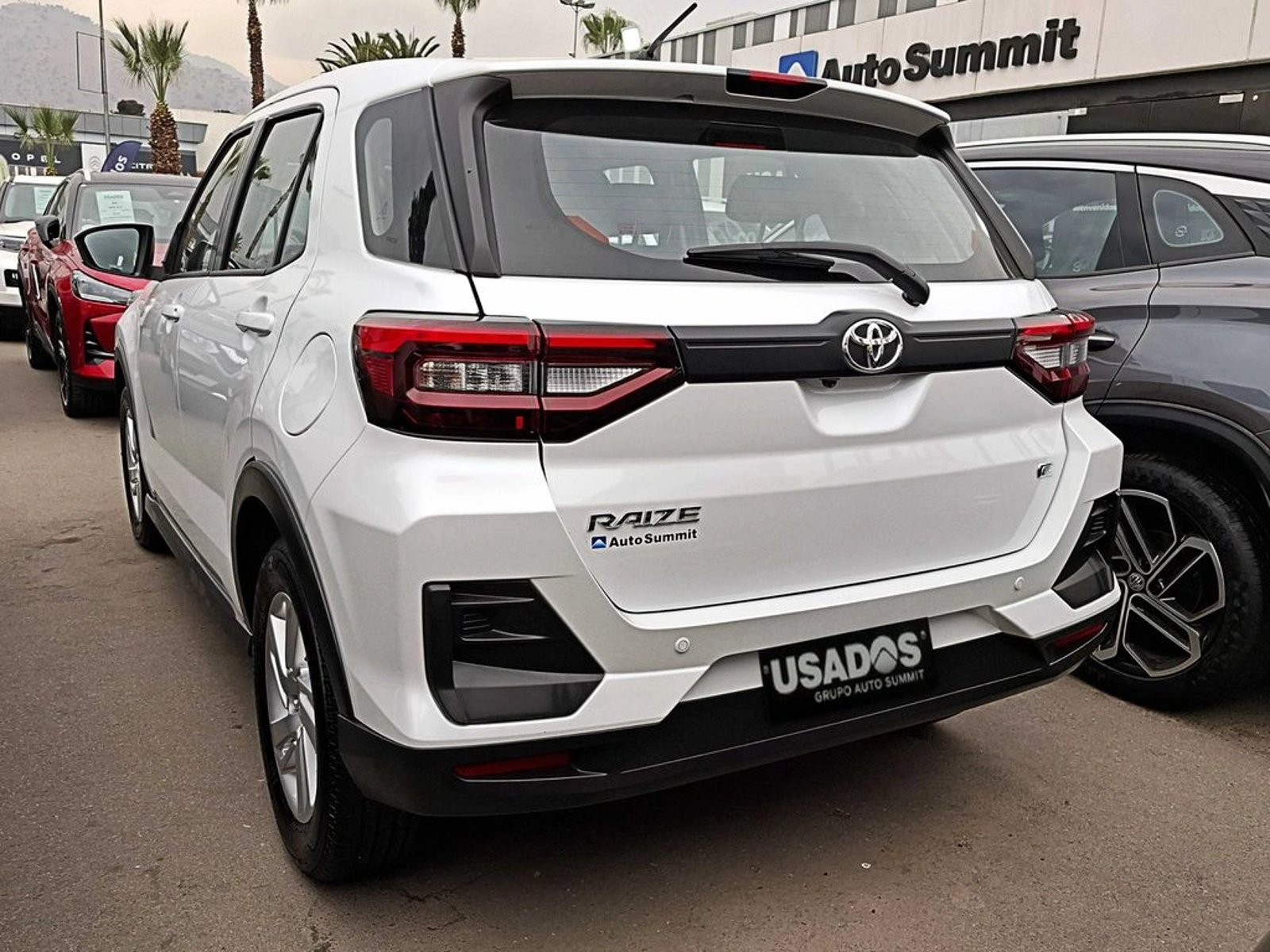 TOYOTA RAIZE 1.2 E 4X2 AT 5P 2025 - Imagen 8 de 18