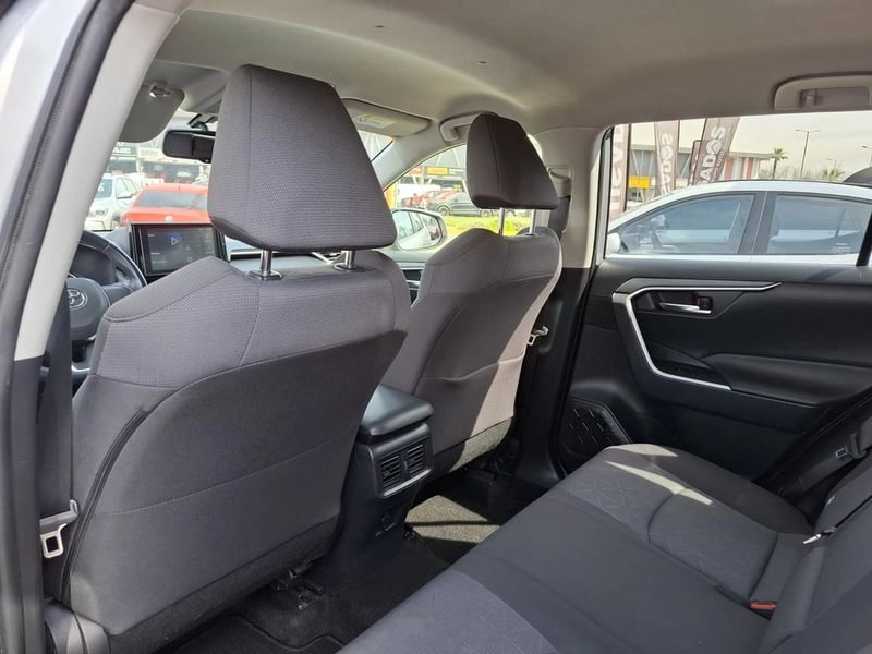 Toyota RAV4 2.0 XLE AT 2019 - Imagen 14 de 19