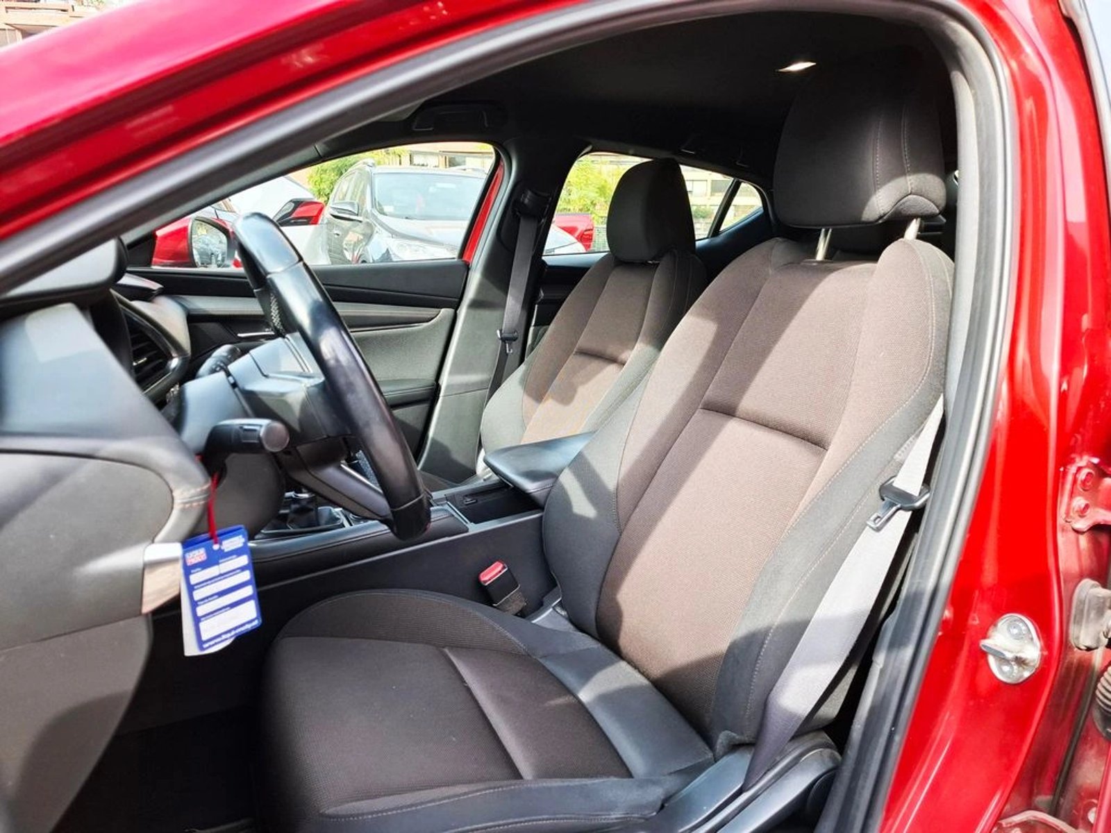 MAZDA 3 SPORT 2.0 SPORT 2.0 MT 2020 - Imagen 15 de 20