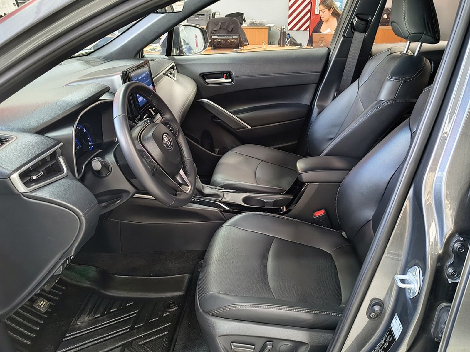 Toyota COROLLA CROSS 1.8 XEI HYBRID 2023 - Imagen 10 de 20