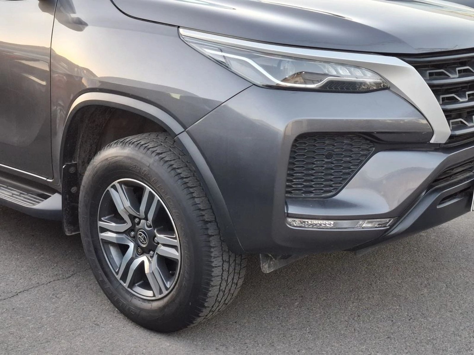 Toyota FORTUNER 2.8 SR5 TDI DIESEL 4X4 AT 5P 2022 - Foto 5 de 20
