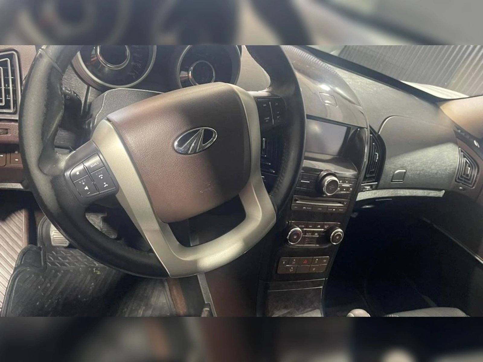 MAHINDRA XUV500 2.2 CRDE DIESEL AWD EURO5 FULL MT 5P 2016 - Imagen 9 de 11