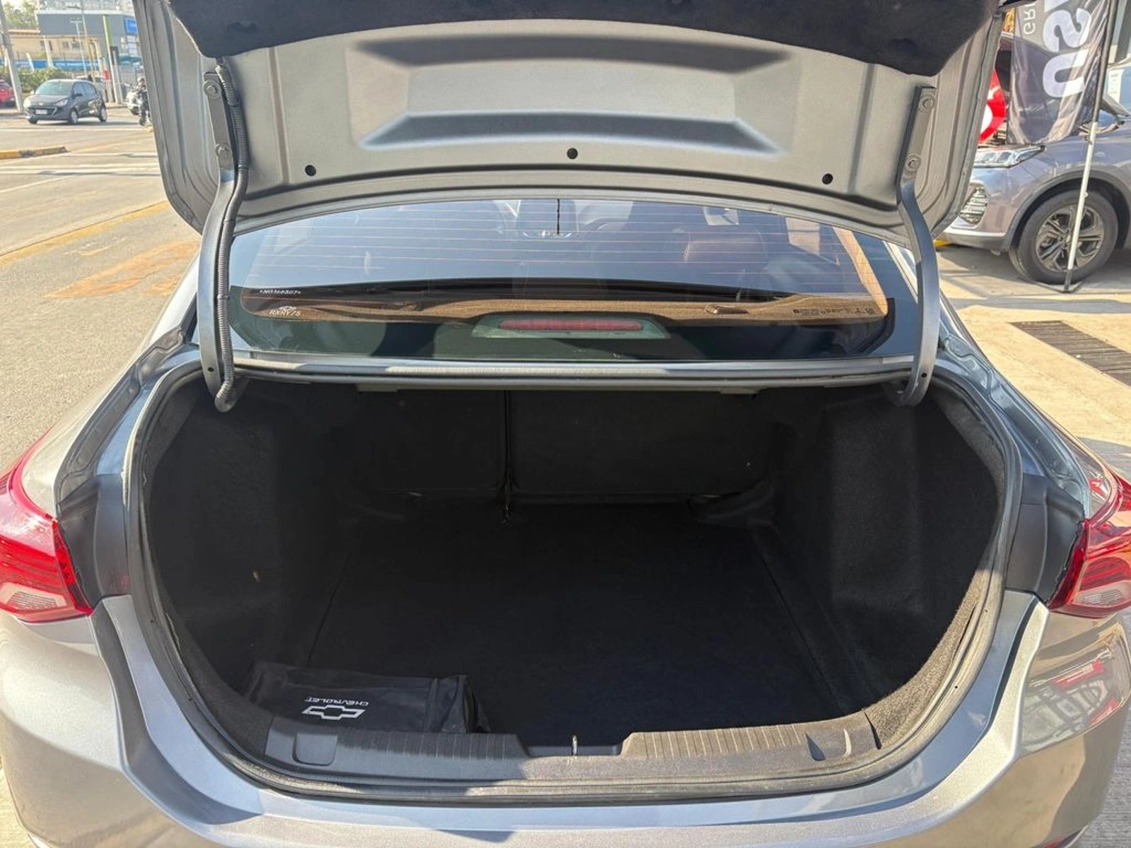 Chevrolet ONIX 1.0T LT 4X2 MT 4P 2022 - Imagen 6 de 12