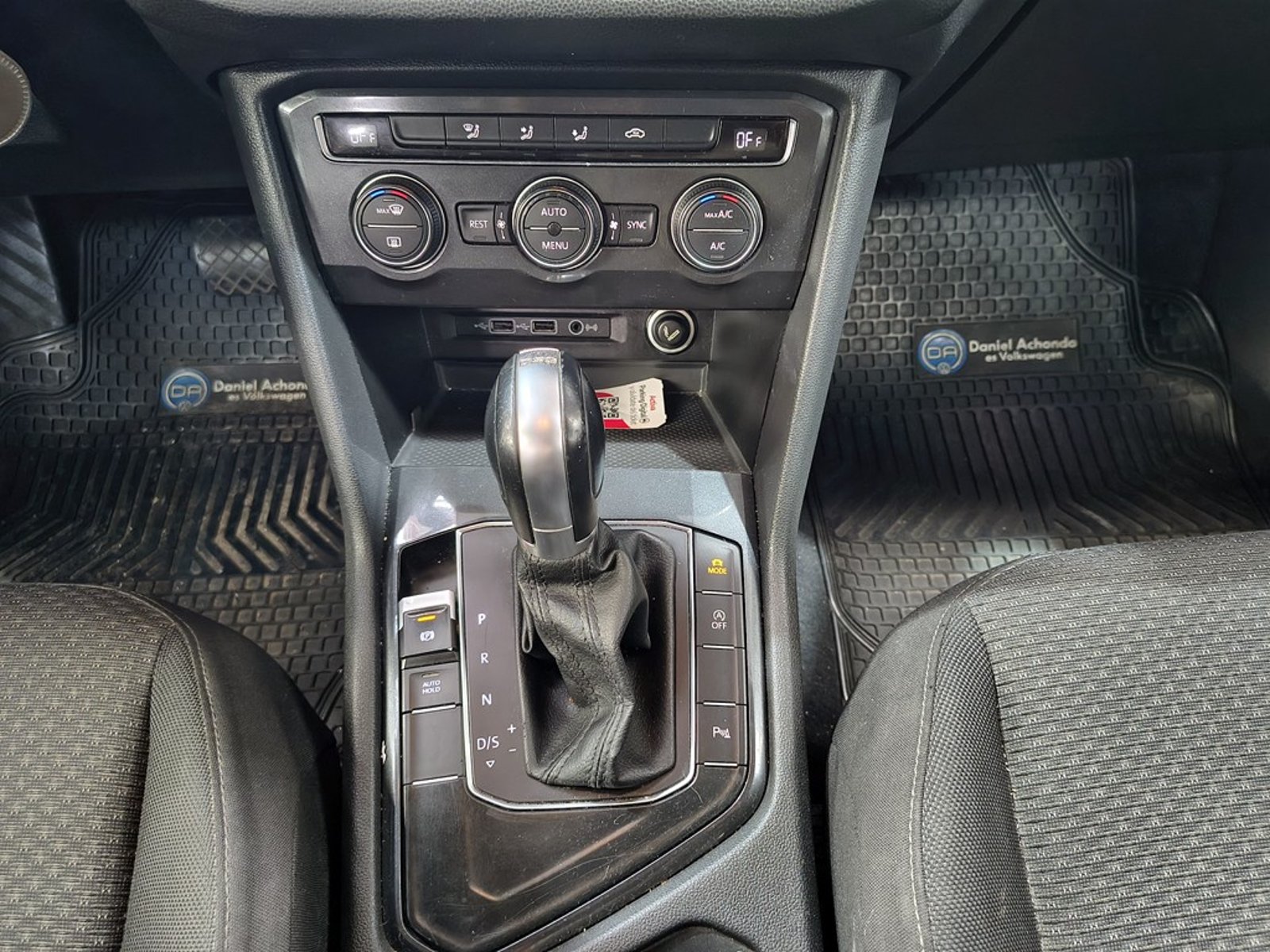 VOLKSWAGEN TIGUAN 1.4 TSI TRENDLINE 2018 - Imagen 19 de 20