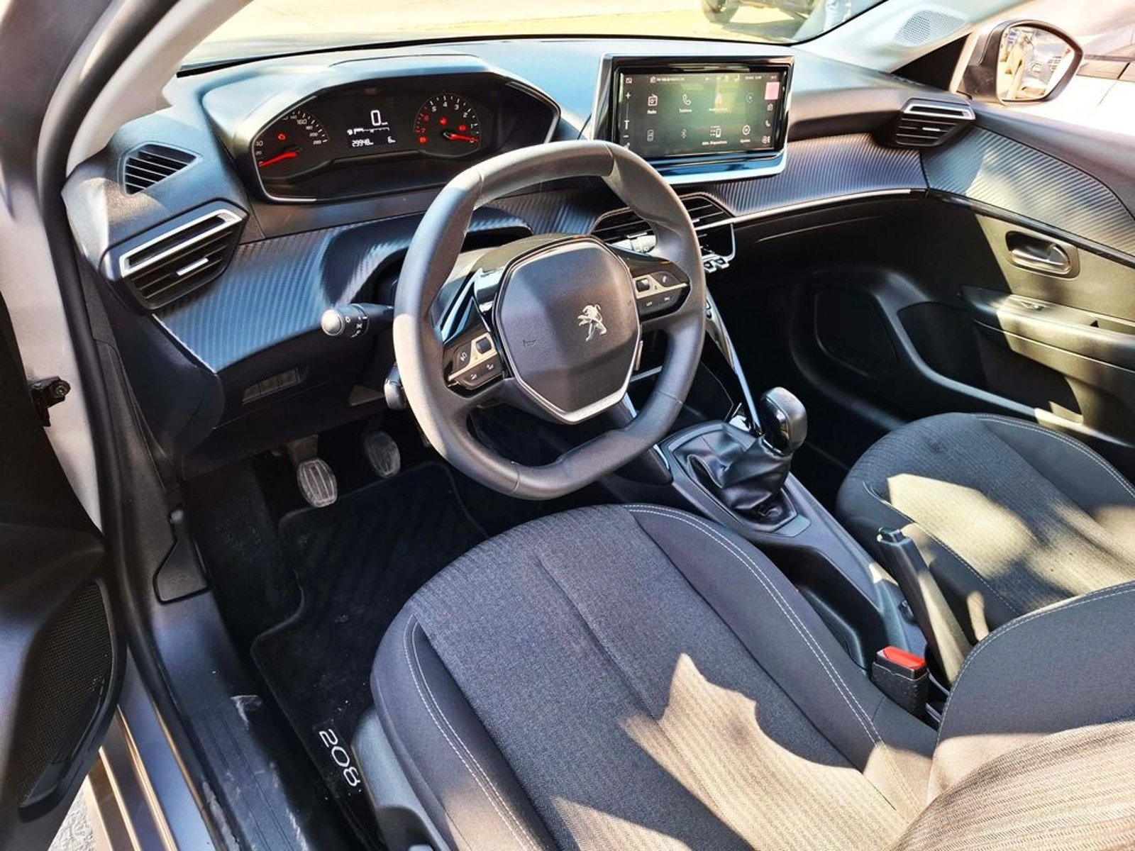 Peugeot 208 1.2 PURETECH STYLE MT 2023 - Imagen 16 de 20