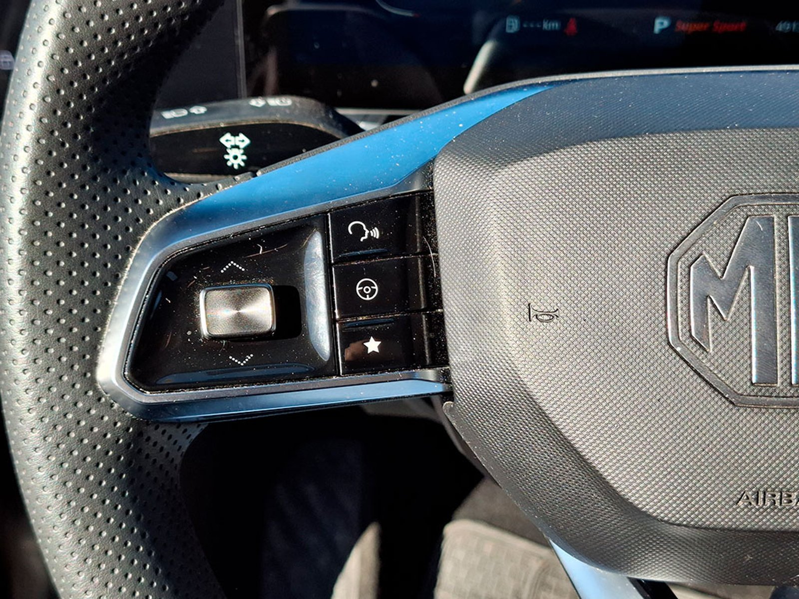 MG ONE 1.5 DLX AT 2025 - Imagen 12 de 20