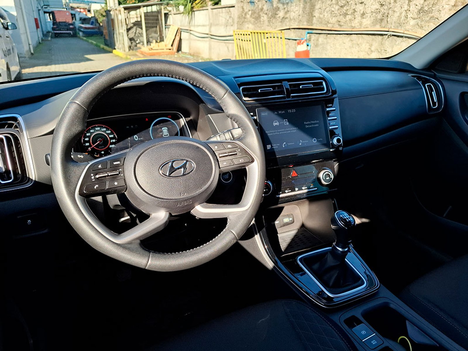 Hyundai CRETA 1.5 SU2ID DESIGN MT 2024 - Imagen 11 de 20