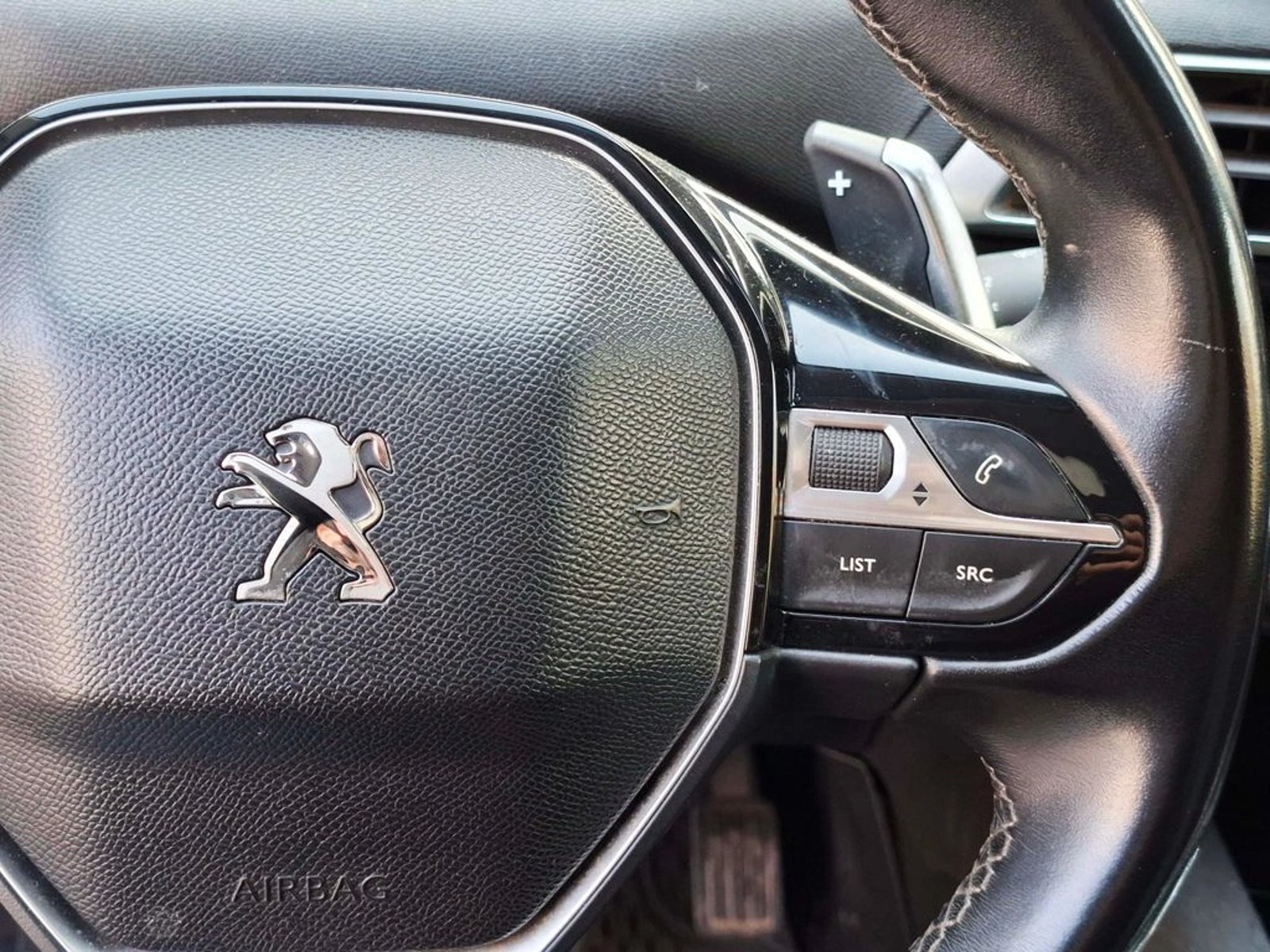 Peugeot 3008 1.5 ALLURE AT DIESEL 2019 - Imagen 16 de 20