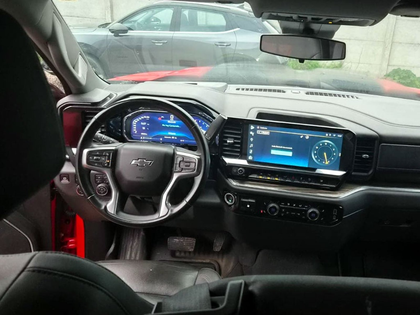 Chevrolet SILVERADO 5.3L LT TB AT 4WD 2024 - Imagen 8 de 9