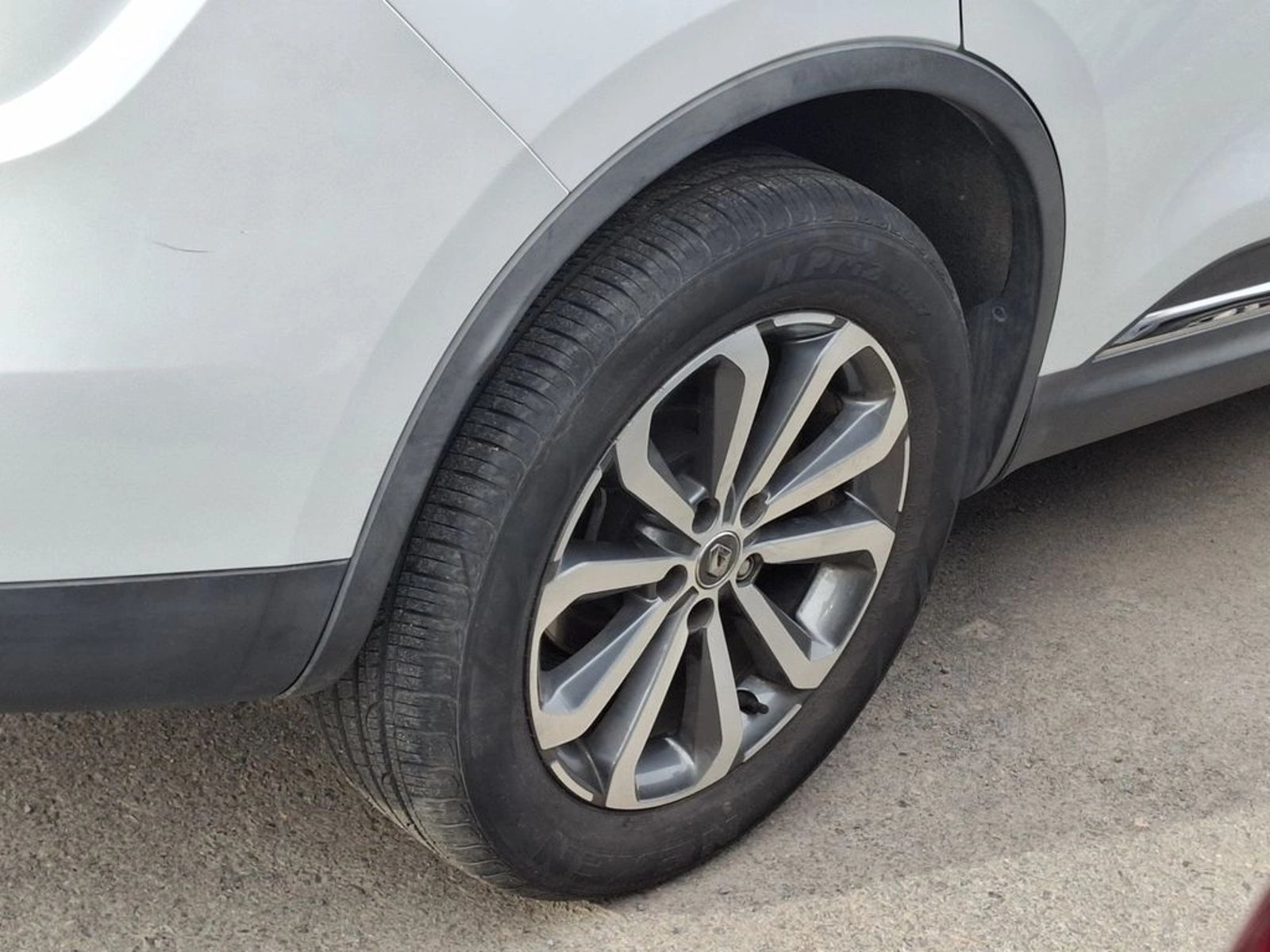 Renault KOLEOS 2.5 ZEN 2WD AT 5P 2023 - Imagen 9 de 20