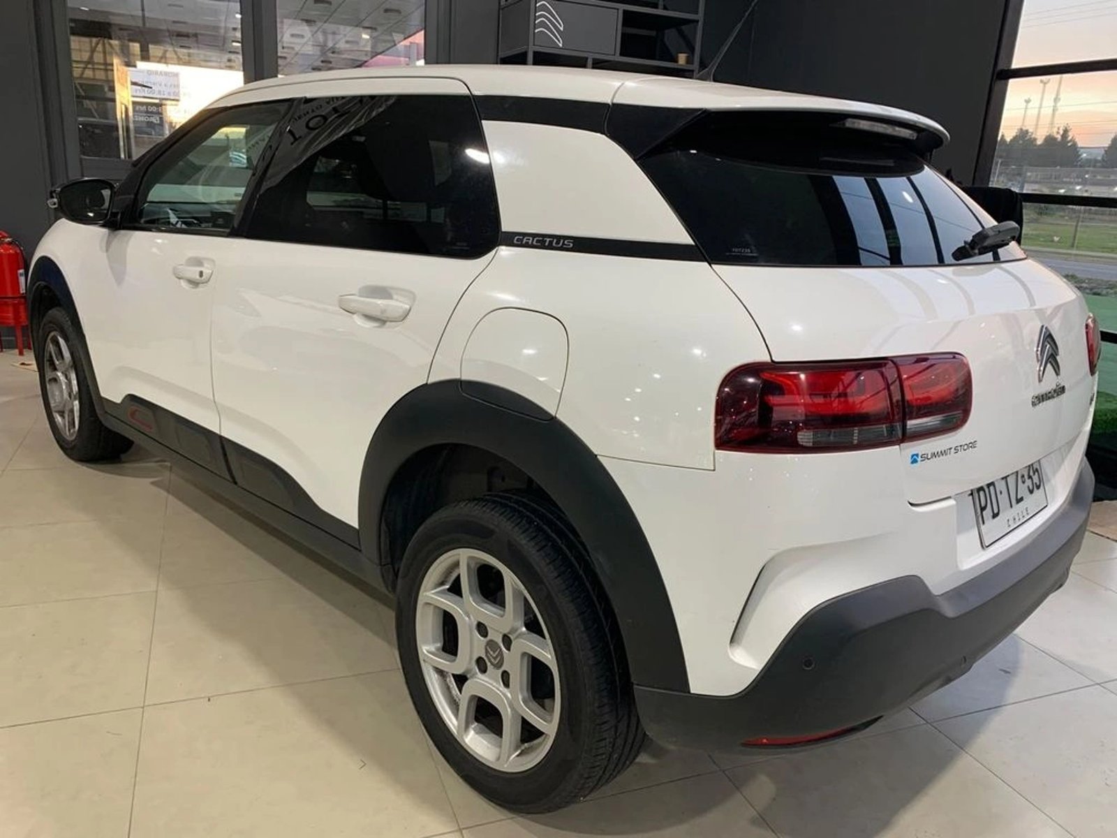 Citroën C4 CACTUS 1.5 CACTUS BLUEHDI 120 S&S FEEL AT DIESEL 2020 - Imagen 3 de 9