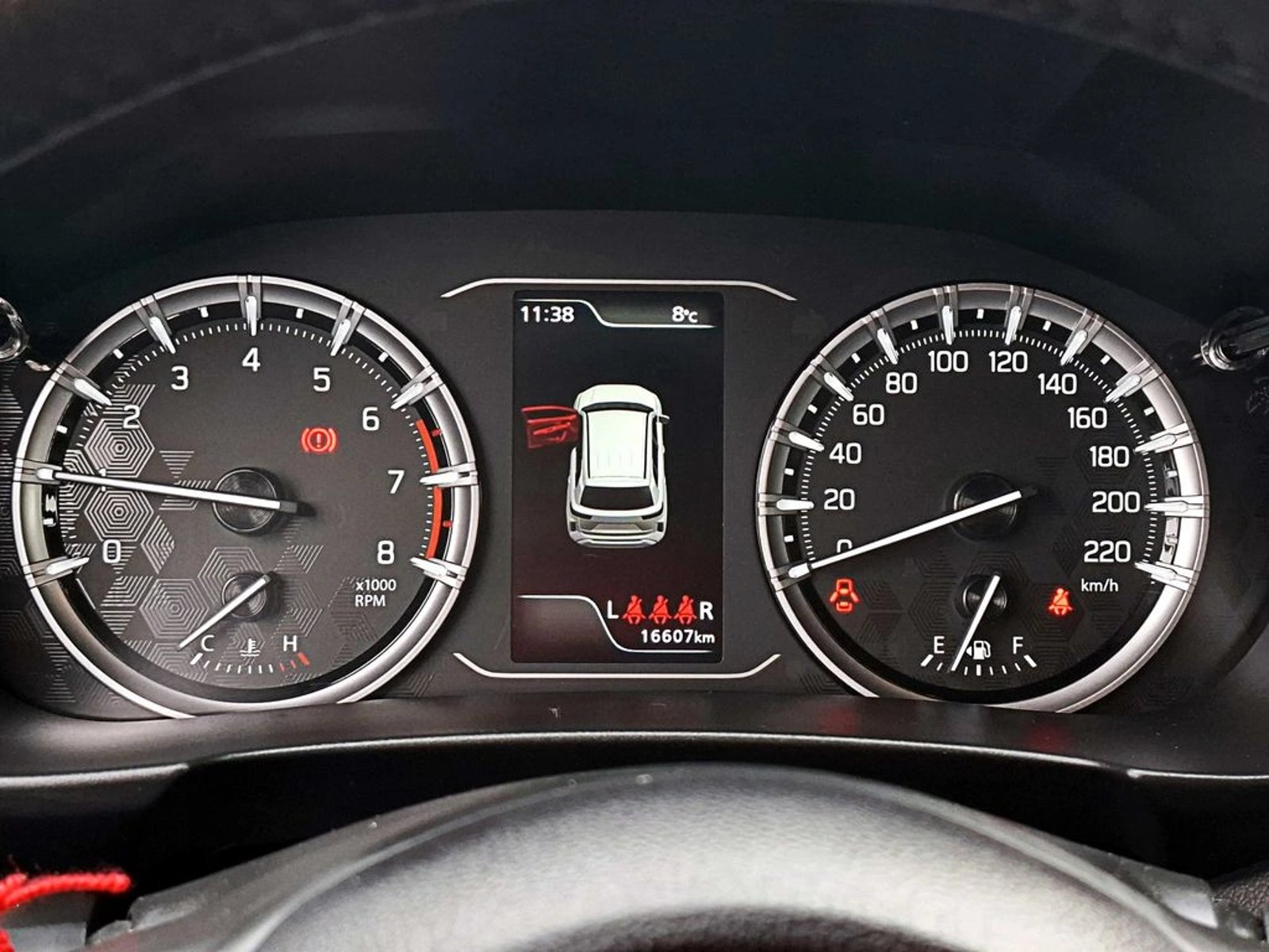 Suzuki GRAND VITARA GLX 1.5 MT HYBRID 2023 - Imagen 13 de 17