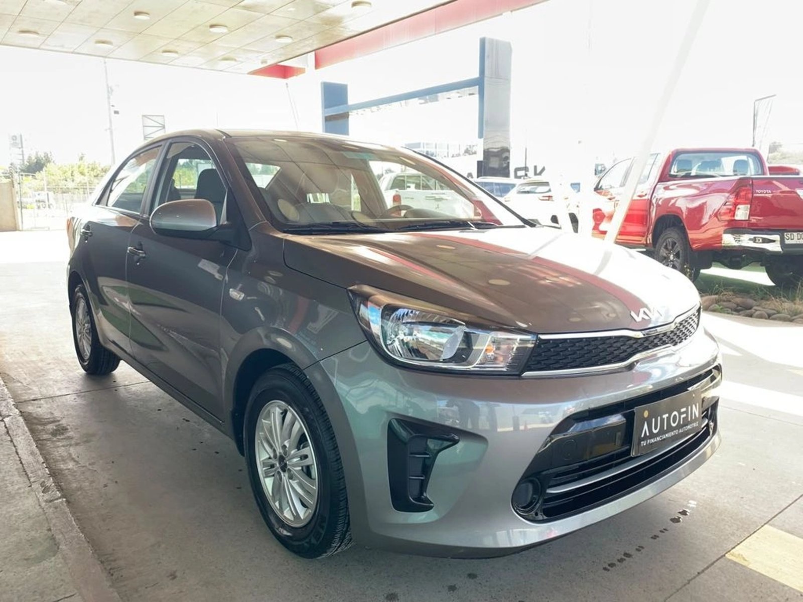 Kia SOLUTO LX 1.4 2026 - Foto 2 de 10