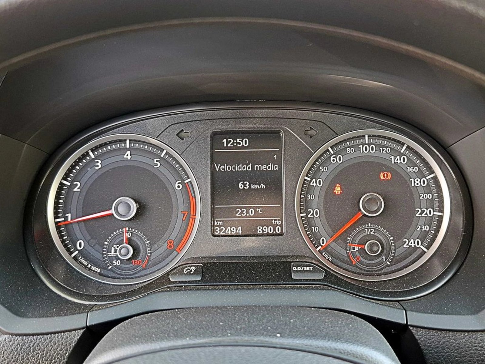 VOLKSWAGEN SAVEIRO 1.6 CS MT 2P 2023 - Imagen 13 de 17