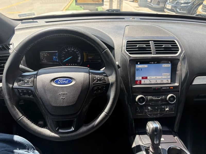 Ford EXPLORER 3.5 XLT 4X2 AT 5P 2019 - Imagen 7 de 12