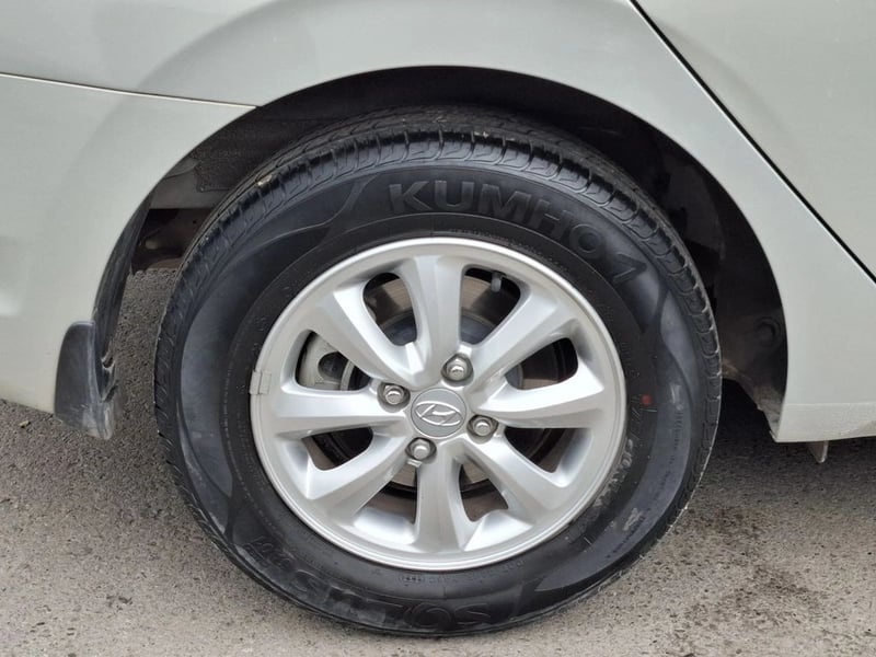 Hyundai VERNA 1.4 CB SEL 4X2 MT5 4P 2022 - Imagen 10 de 20