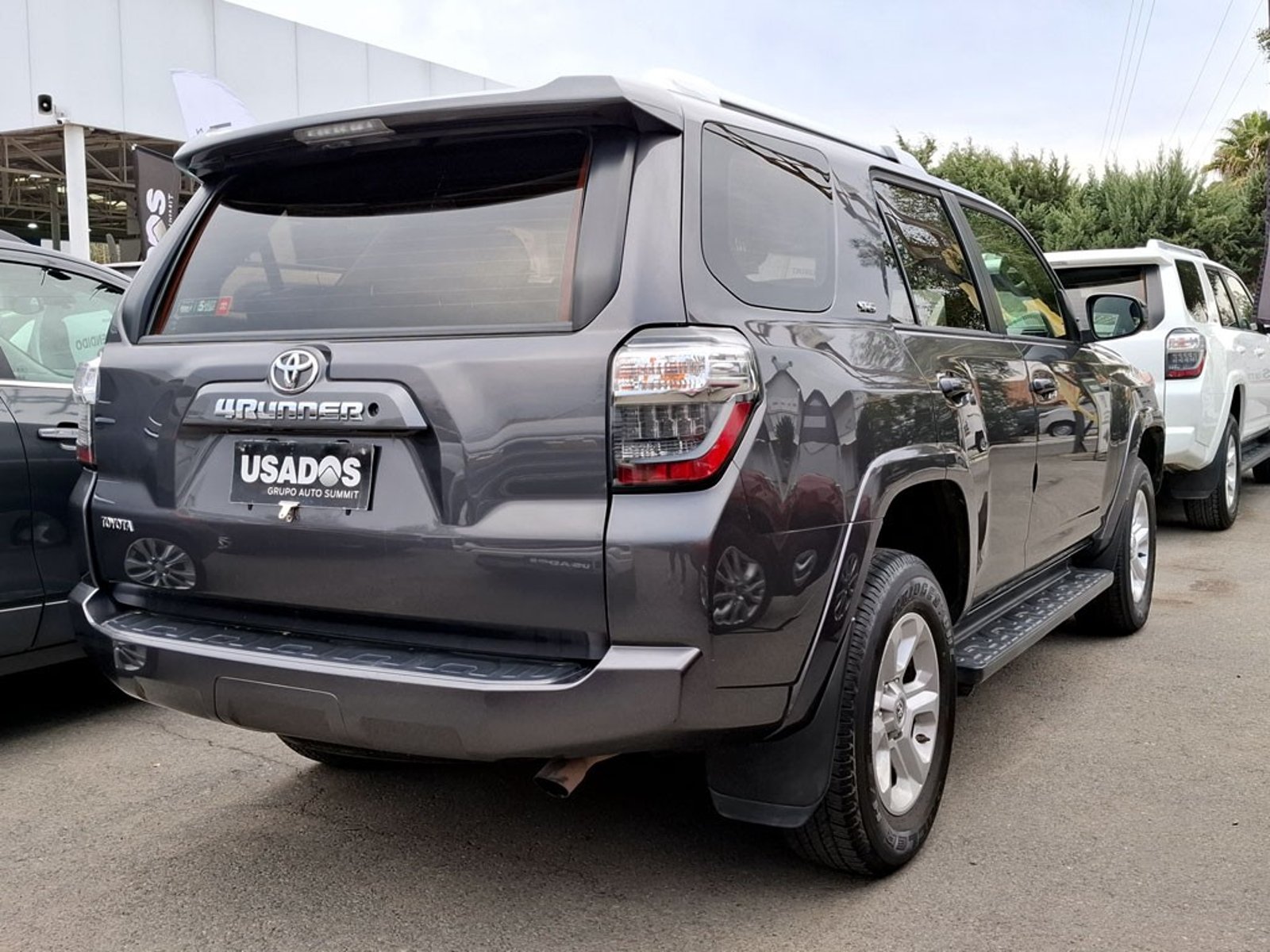 TOYOTA 4RUNNER SR5 4.0 AUT 2021 - Imagen 6 de 20