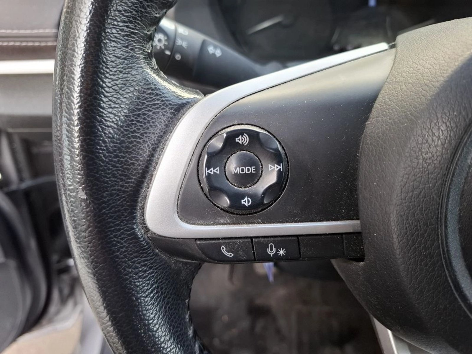 TOYOTA YARIS 1.5 E MT 2024 - Imagen 17 de 20