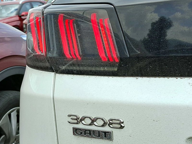 Peugeot 3008 1.5 ALLURE PACK BLUEHDI 130 AT 2022 - Imagen 5 de 7