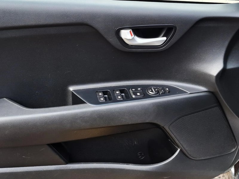 Kia RIO 5 1.4 2021 - Imagen 9 de 20