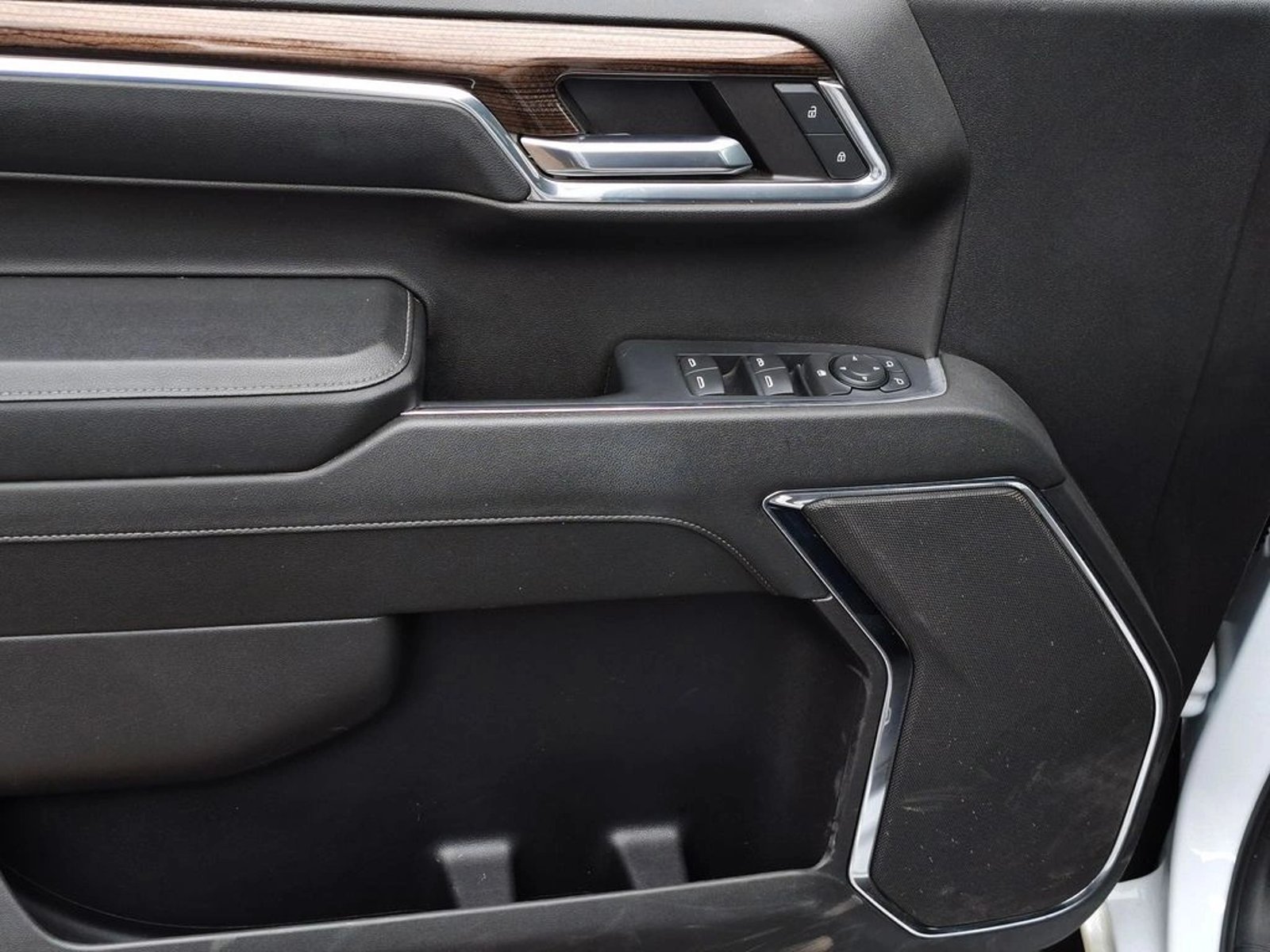 CHEVROLET SILVERADO 5.3 LT R TRAIL BOSS Z71 4X4 AT 4P 2025 - Imagen 12 de 20