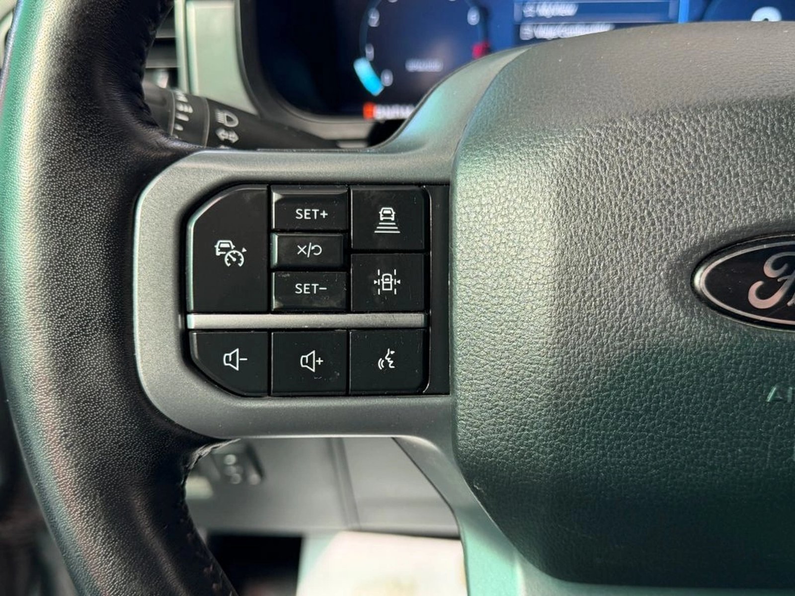 Ford F-150 5.0 LARIAT BLACK CC 4X4 DOB. CAB. AT 4P 2025 - Imagen 13 de 20
