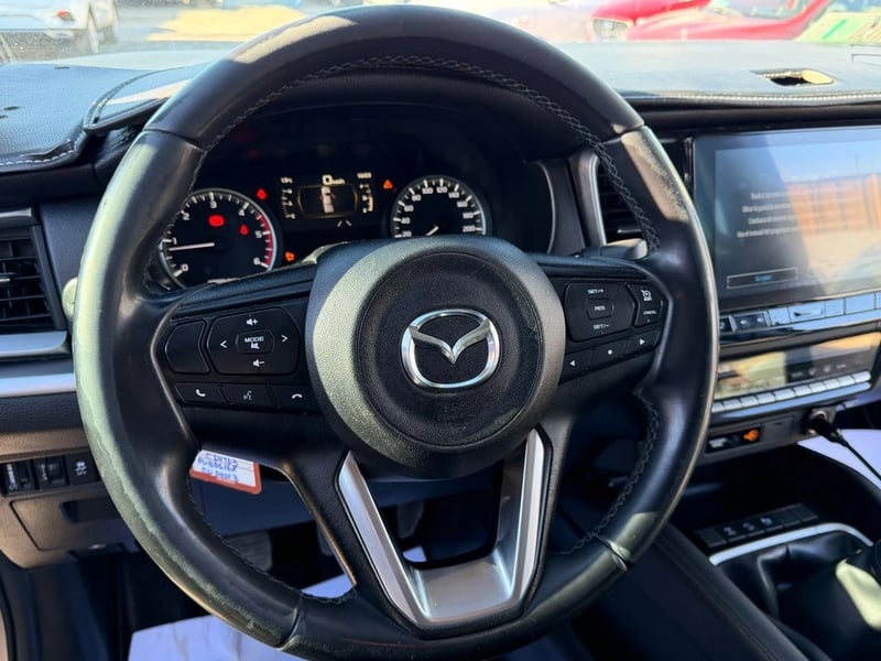 Mazda BT-50 3.0 DIESEL 4X4 DOB.CAB. 6MT 4P 2023 - Imagen 10 de 15