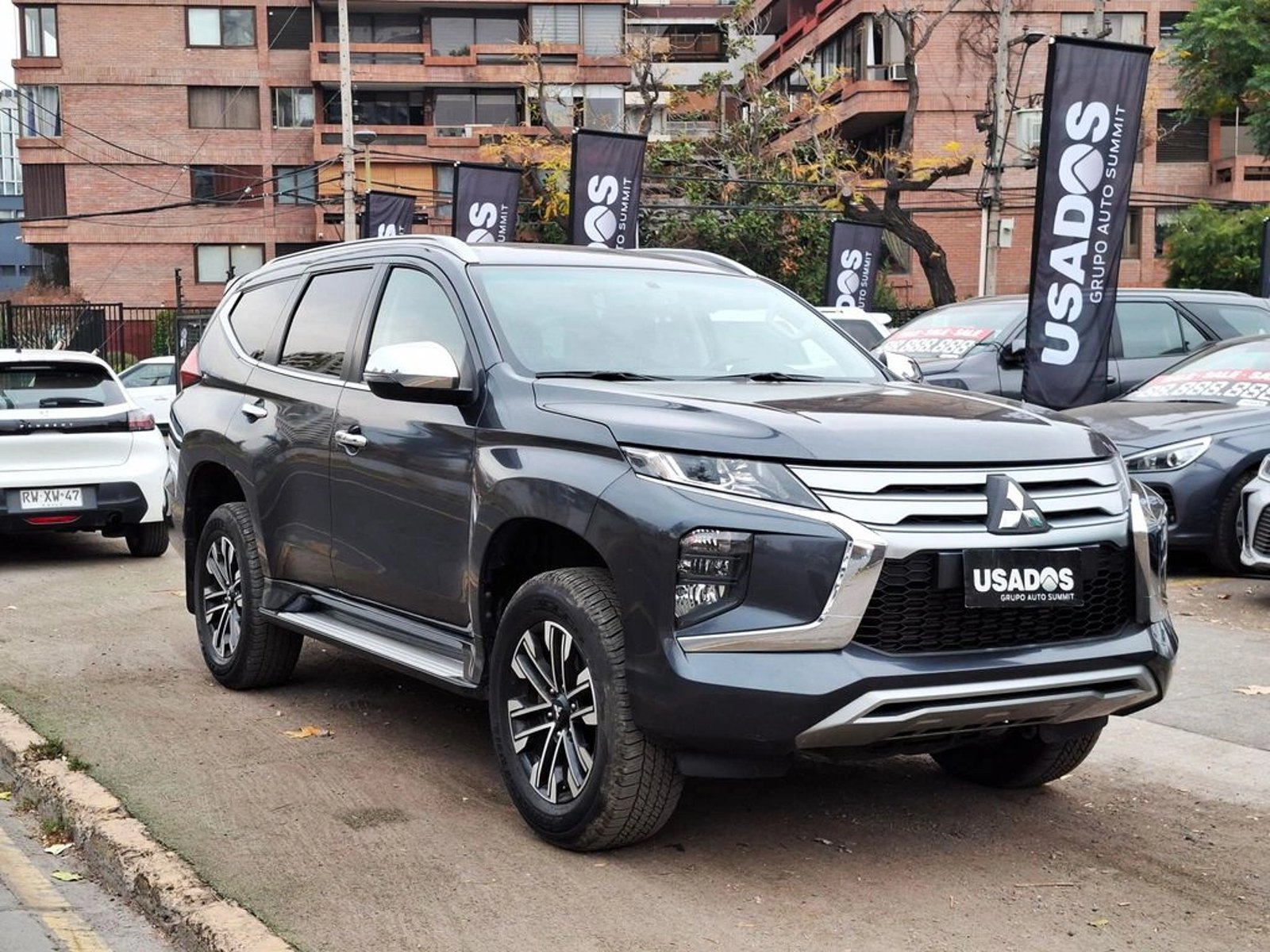 Mitsubishi MONTERO SPORT 2.4 DIESEL 4X2 MT 5P 2021 - Foto 3 de 20