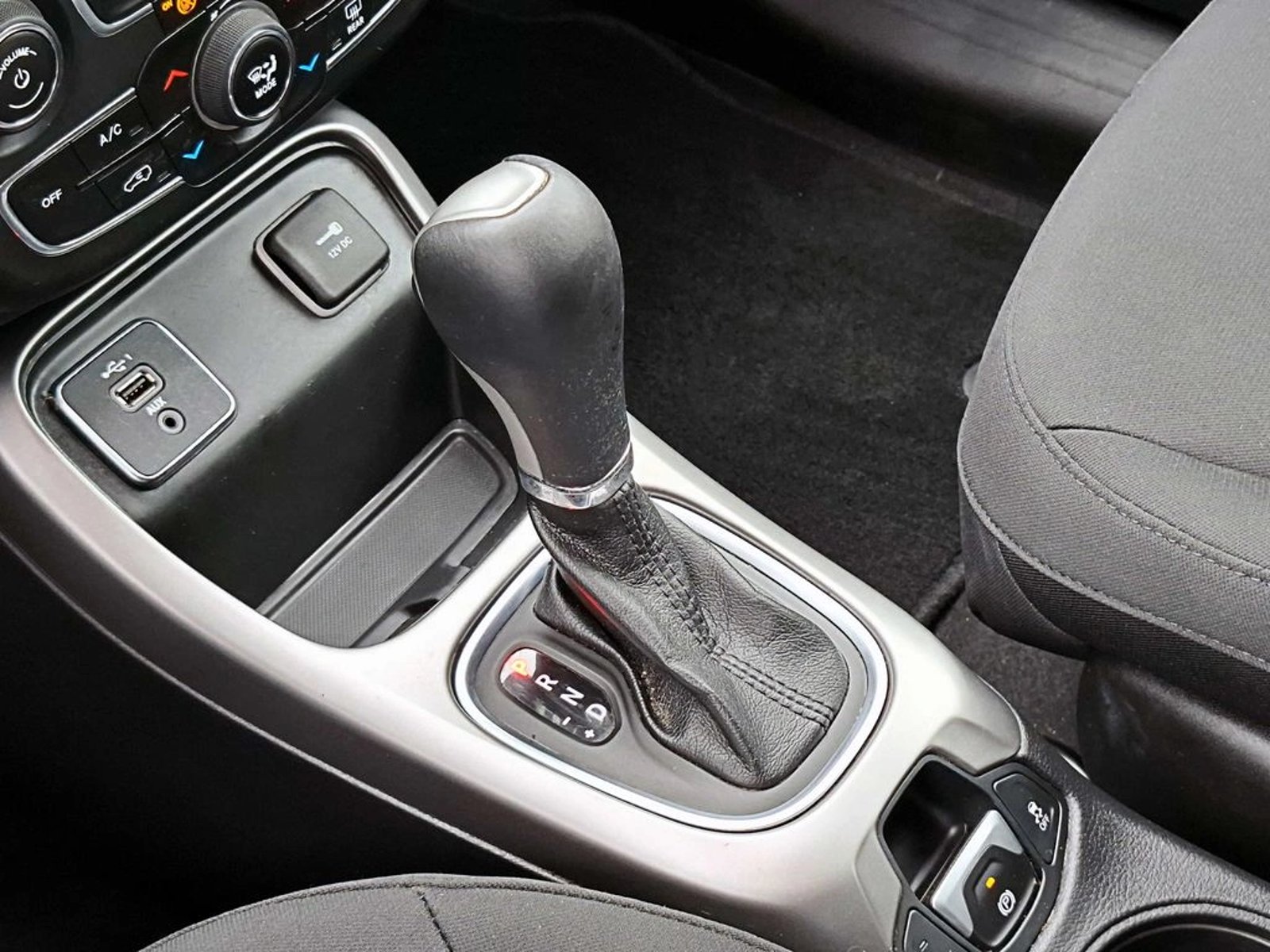 JEEP COMPASS 2.4 SPORT 4X2 AT 5P 2020 - Imagen 19 de 19
