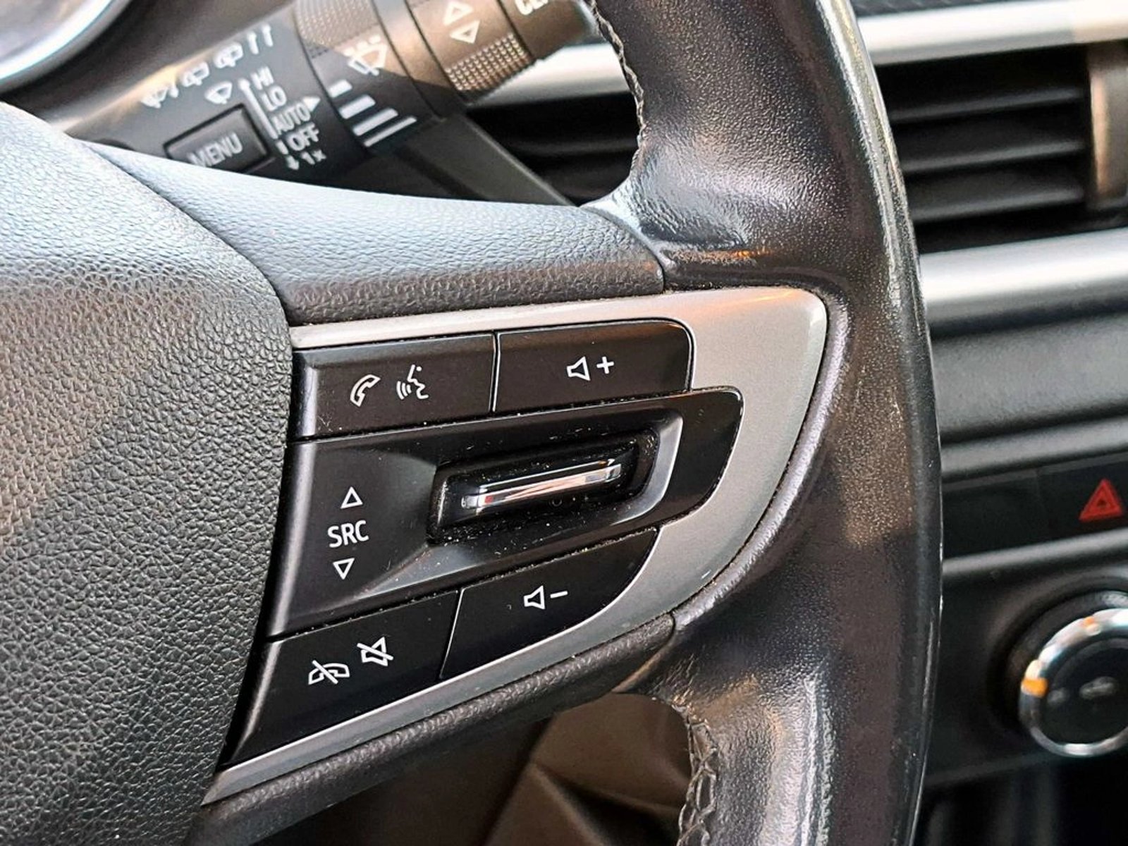 Chevrolet TRACKER PREMIER 1.2 AUT 2022 - Imagen 10 de 13