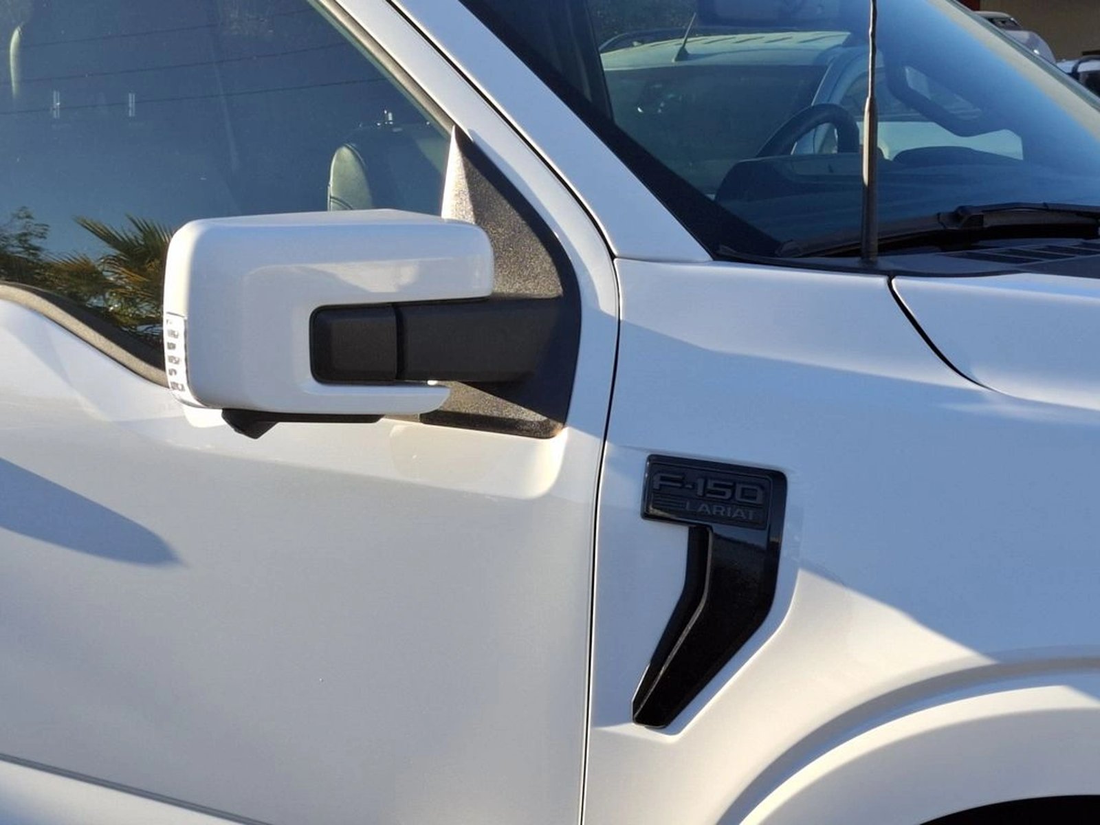 Ford F-150 LARIAT BLACK 4X4 5.0 2025 - Foto 5 de 20