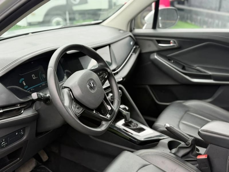 Changan NEW CS15 1.5 COMFORT MT 2023 - Imagen 8 de 11