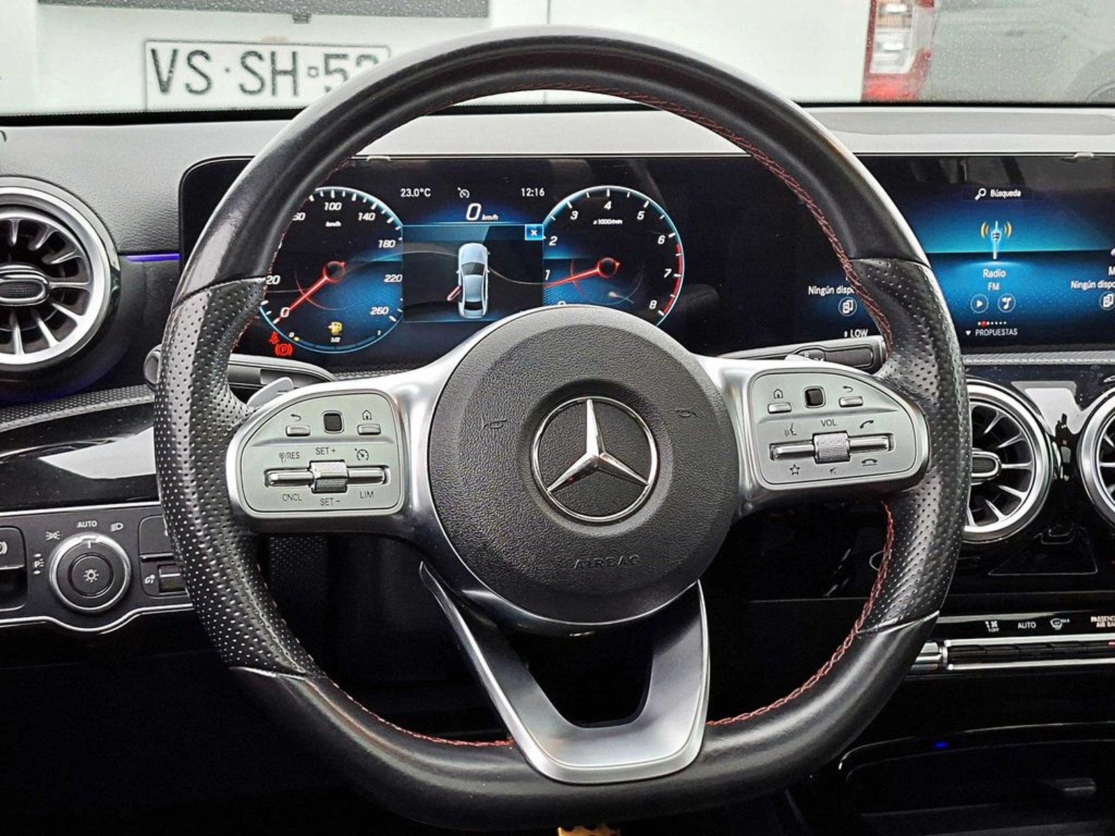 Mercedes-Benz A 250 2.0 AMG LINE 4X2 HB AT 5P 2023 - Imagen 12 de 18