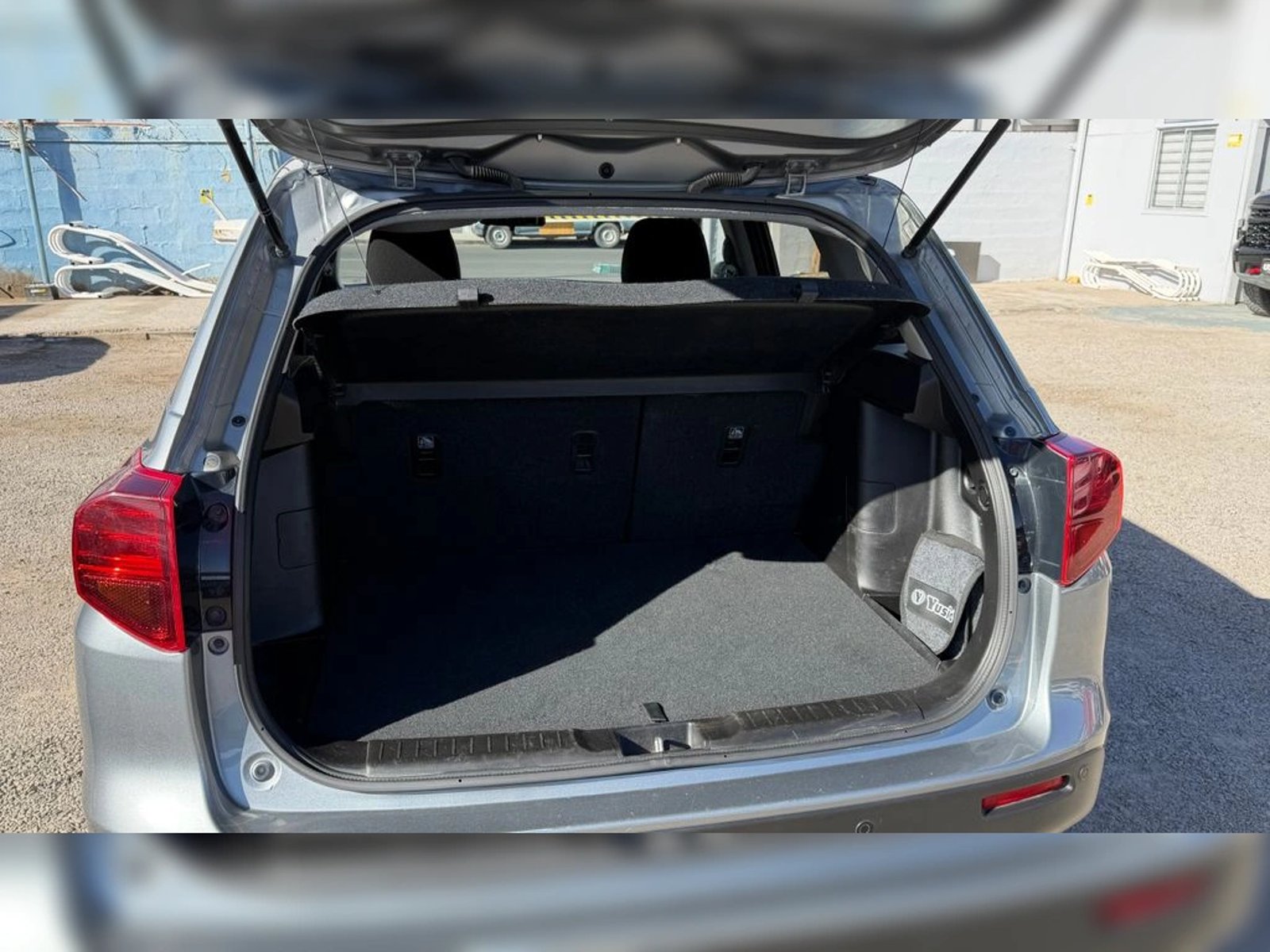 SUZUKI VITARA GLS 4X2 MT 2023 - Imagen 15 de 16